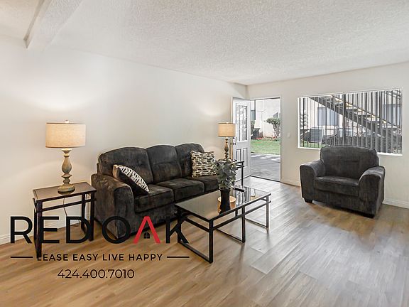 2nd image of 6601 1/2 N Victoria Ave #134