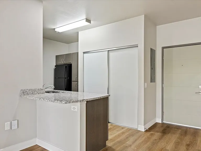 The 951 Apartments — Photo 12