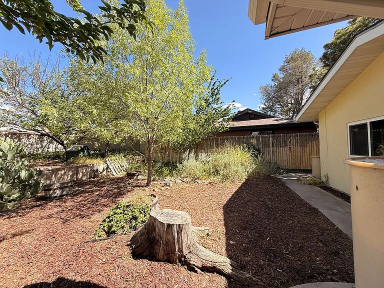 1818 Washington St NE — Photo 22