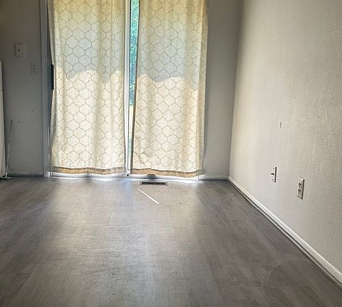 3rd image of 2951 Englewood Ave SE