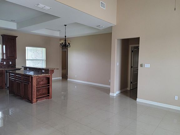5th image of 1333 White Oak Dr W