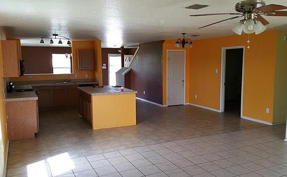 3rd image of 605 Crosspoint Dr