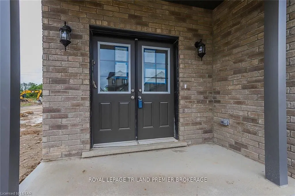 4 bed, $2,700 — Photo 4