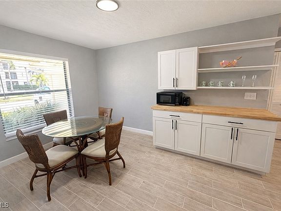 2nd image of 11091 Caravel Cir
