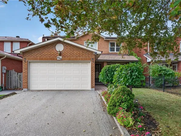 888 Messenger Meadow Dr, Mississauga, ON L5C 3T2