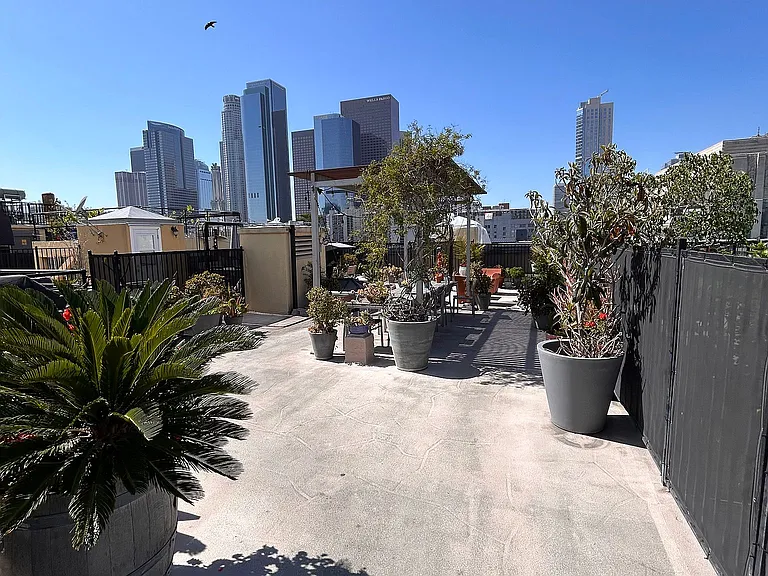 2100 Canyon Dr — Photo 18