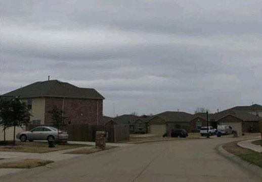 2nd image of 2106 Primrose Ln