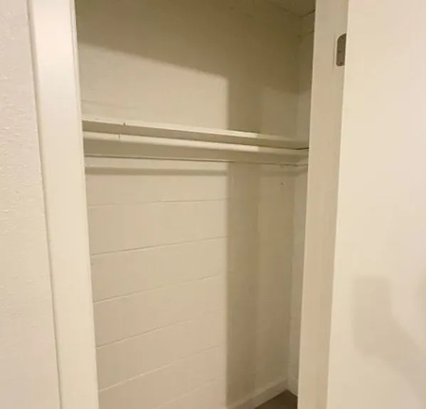 363 N 800 W — Photo 11