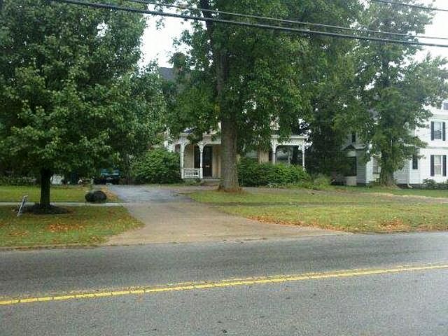 2nd image of 610 N High St