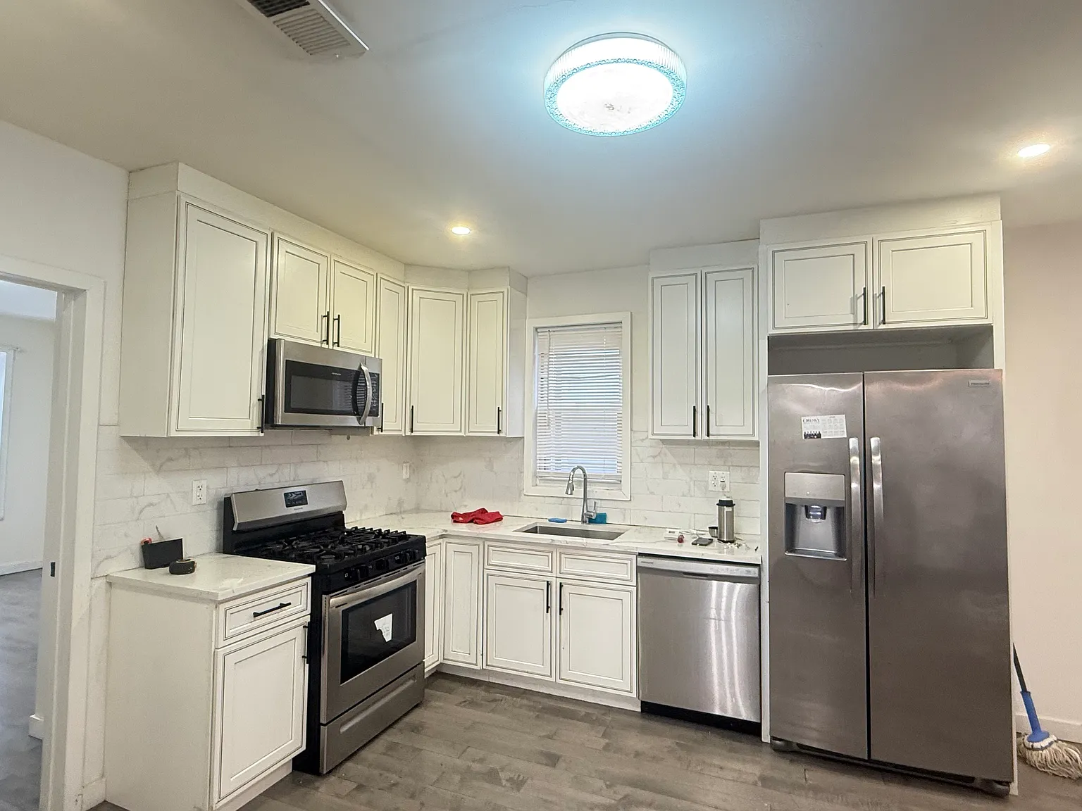 3 bed, 1200 sqft, $2,800 — Photo 1