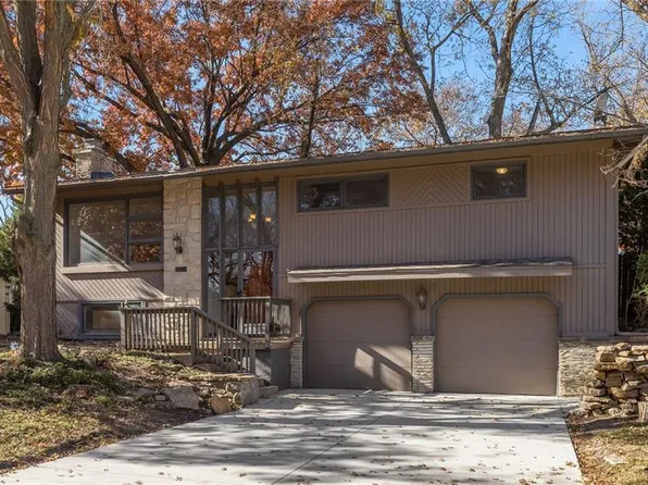 9344 Hardy Dr, Overland Park, KS 66212