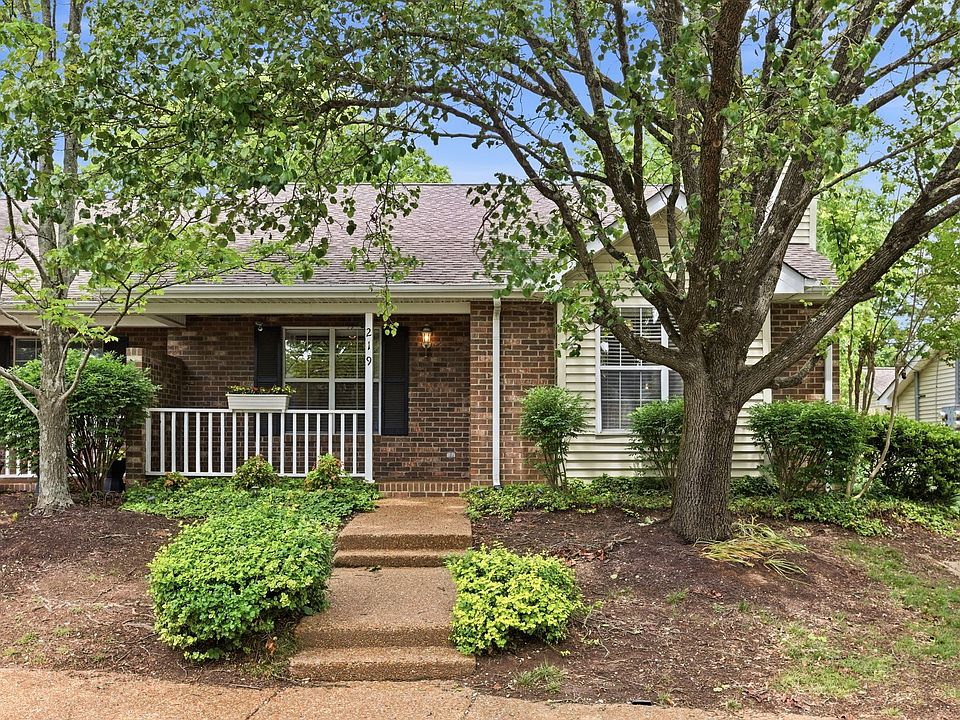 1st image of 219 Pepper Ridge Cir