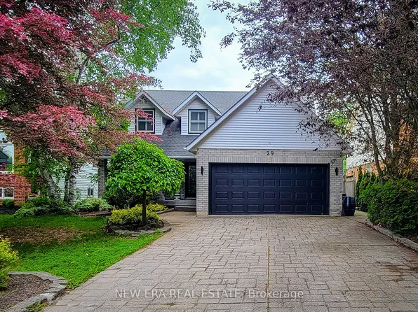 29 Woodside Sq, Pelham, ON L0S 1E4