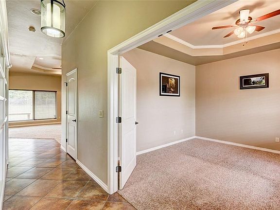 4th image of 43925 Hunters Hill Dr