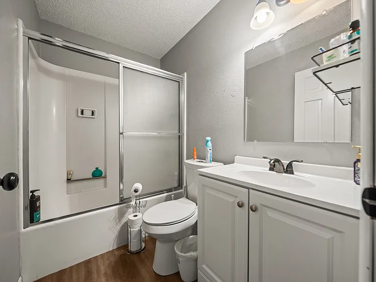 116 Manor Cir #4 — Photo 6