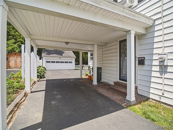 3rd image of 209 Arlington Ave