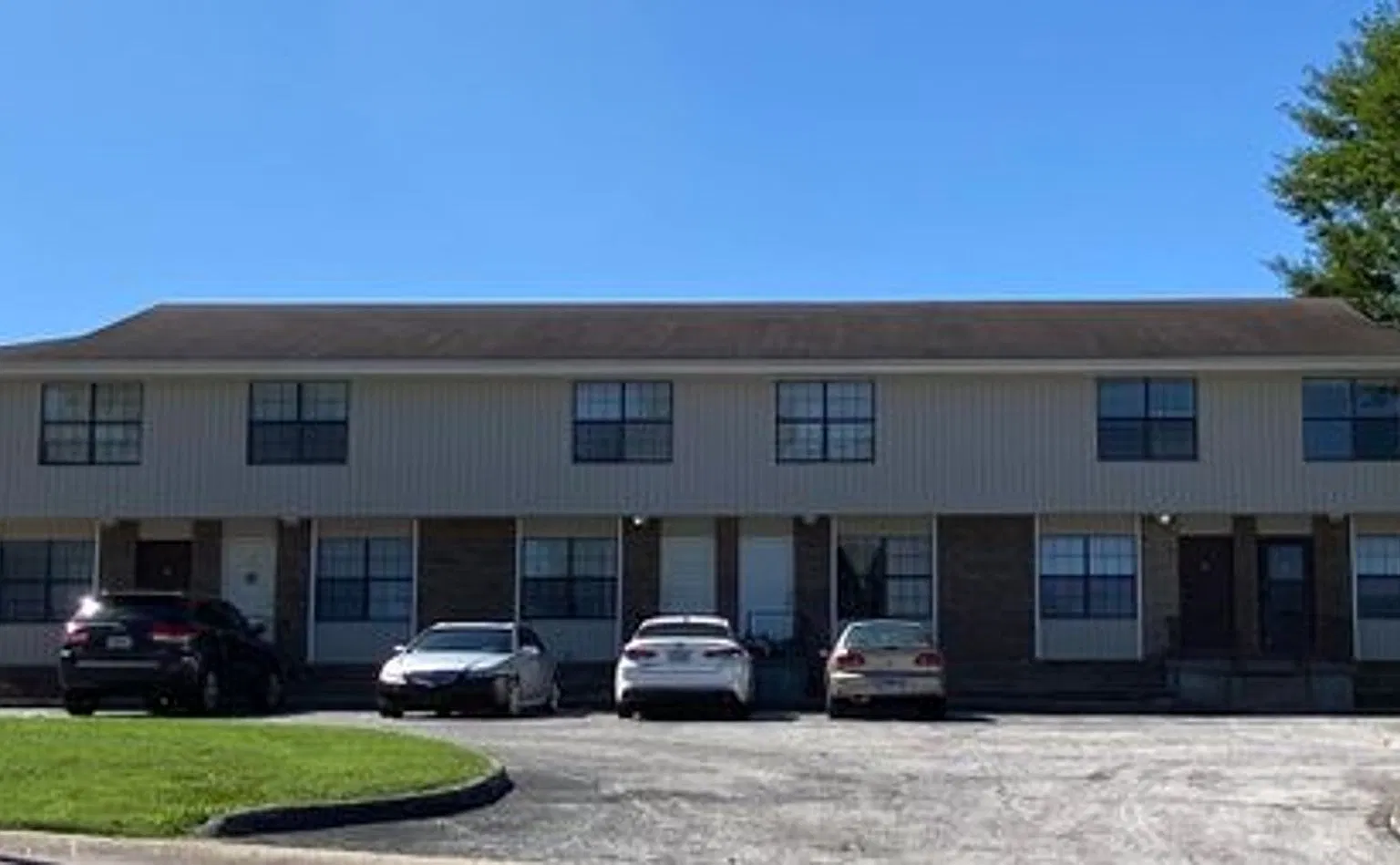 2 Bedroom 1.5 Bath Home In A Great Location! Available Now! — Photo 1