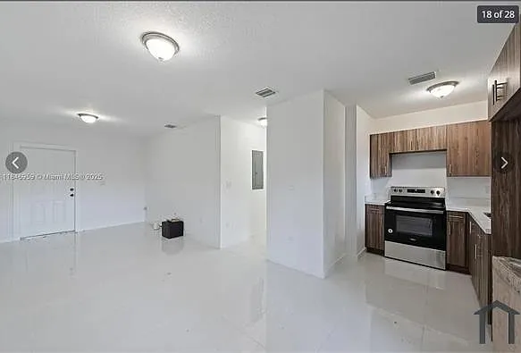 7940 NW 14th Ave #B — Photo 5