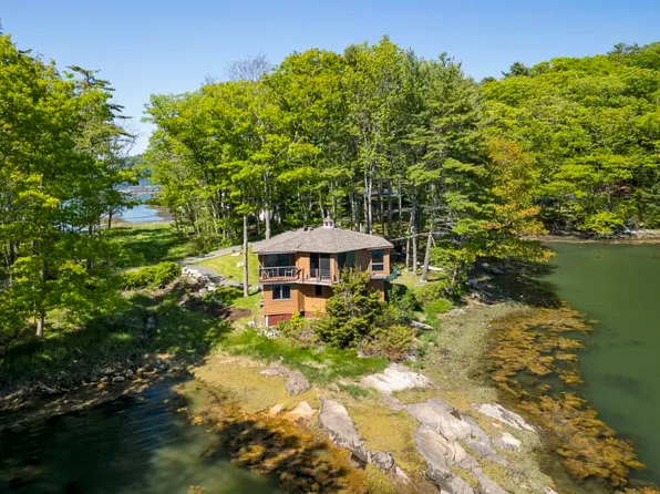 42 Delano Drive, Boothbay, ME 04537