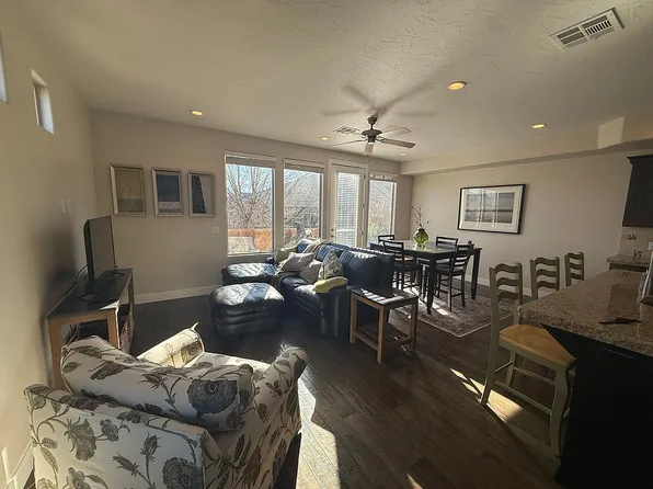 4222 E Torrey Pines Dr, Washington, UT 84780