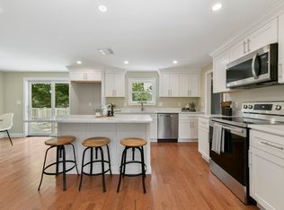 164 Ravenswood Rd, Waltham, MA 02453