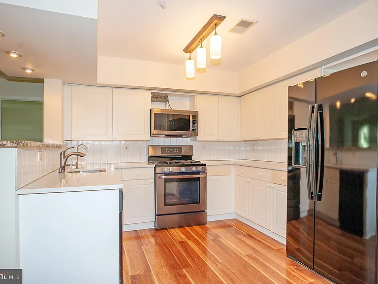 5958 Founders Hill Dr #101B — Photo 3