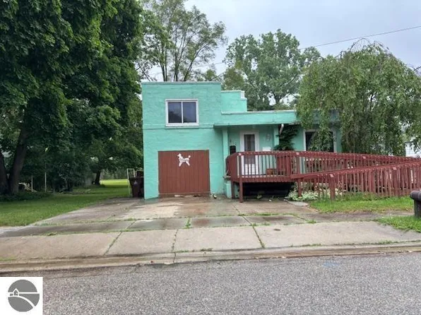 612 Liberty St, Alma, MI 48801