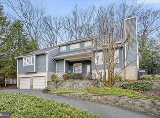 10 Bolling Ln, Bethesda, MD 20817