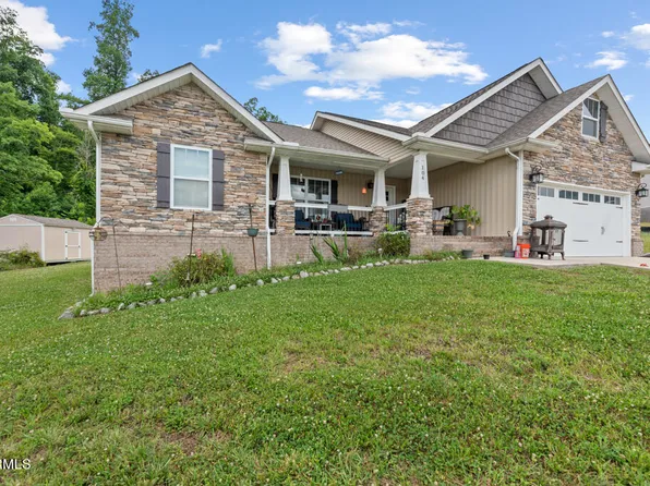 104 Edward Dison Dr, Clinton, TN 37716