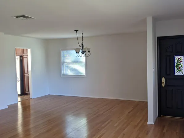 16842 Addison St, Encino, CA 91436