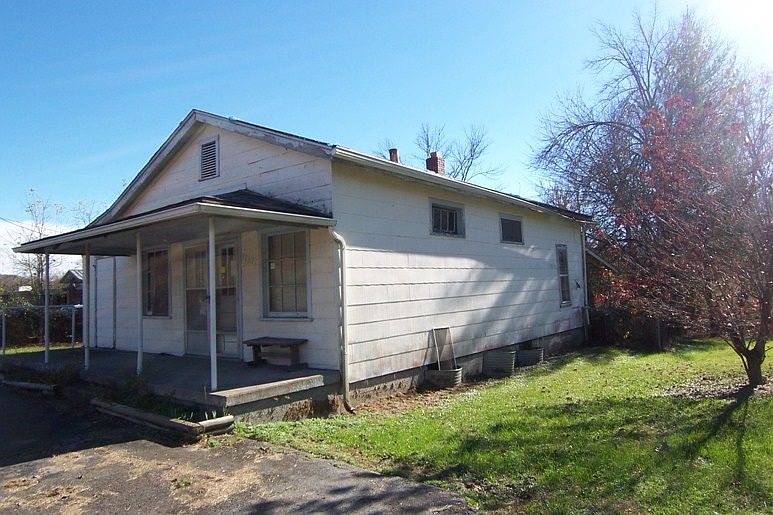 2nd image of 10697 Highway 44 W