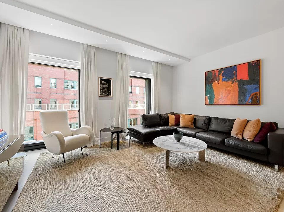 1st image of 55 W 17th St #903