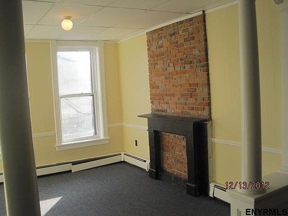4th image of 63 White St