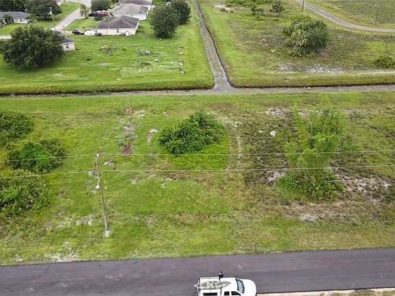 5th image of 1126 Estate St E