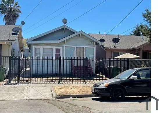 3 bed, 1000 sqft, $2,900 — Photo 2