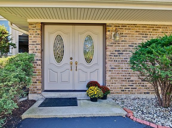 2nd image of 51 Mills Ct