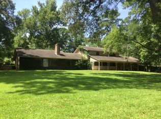 902 Woodlawn St, Kilgore, TX 75662
