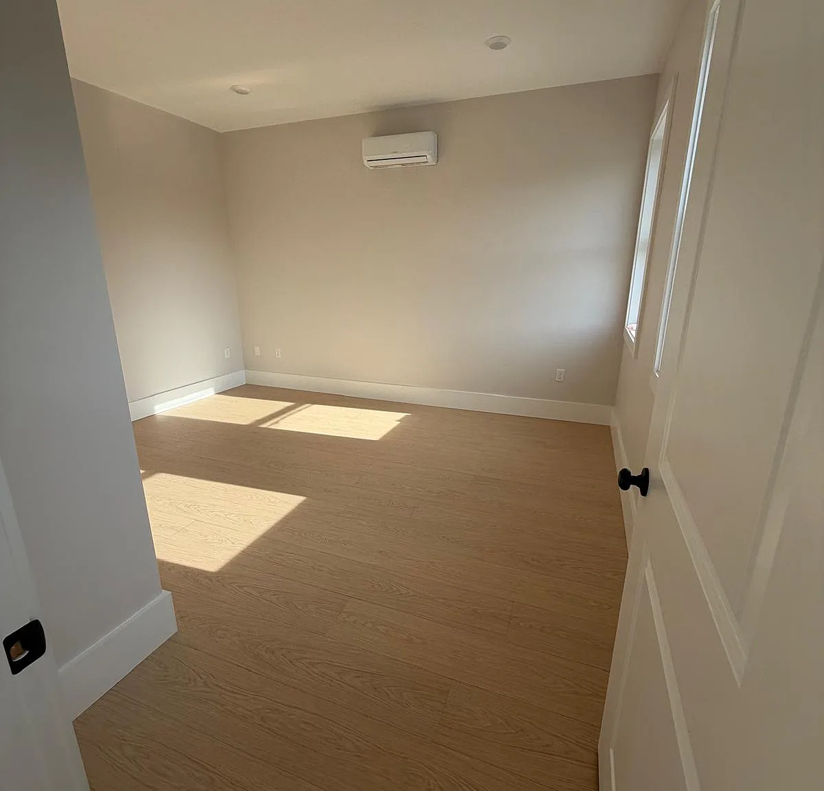 1 bed, $2,100 — Photo 4