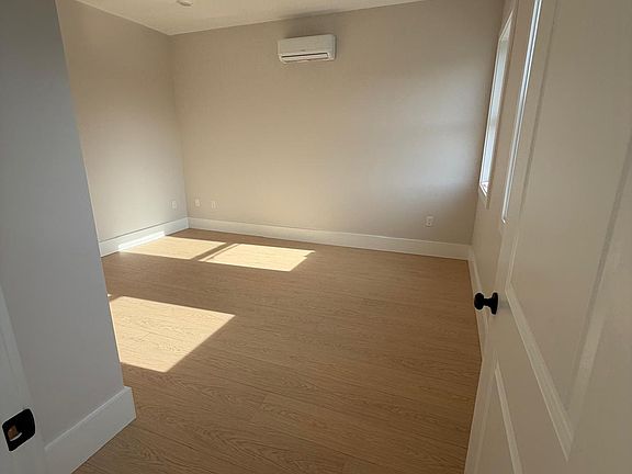 4th image of 311 Elm St #202