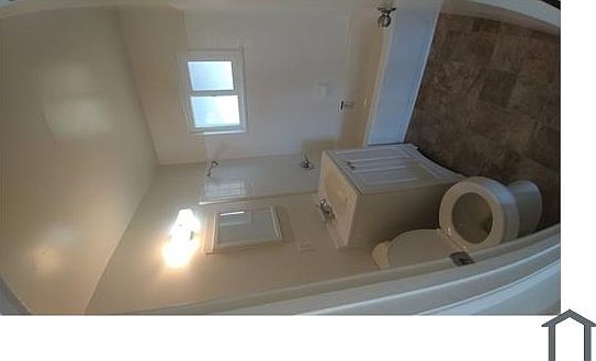4th image of 240 Pamela Ave
