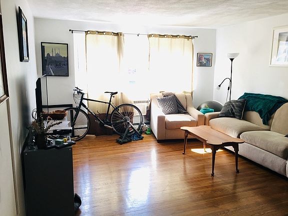 3rd image of 20 Radcliffe Rd APT 204