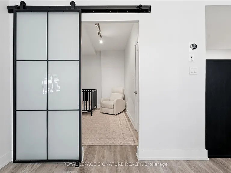 263 Wellington St W #301 — Photo 16