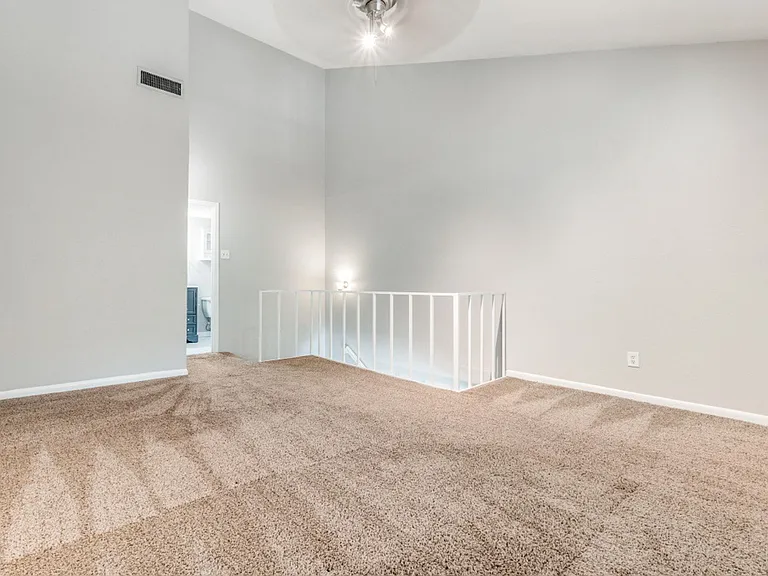 3827 Gilbert Ave #209 — Photo 10