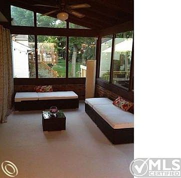 Teaneck Encl patio.jpg