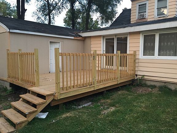 3rd image of 117 Carpenter Blvd