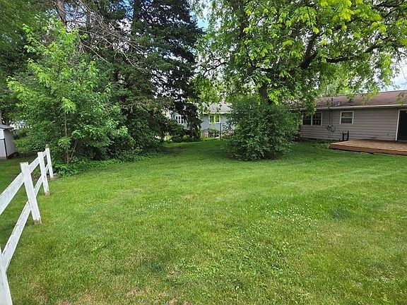 2nd image of 916 Roby Rd