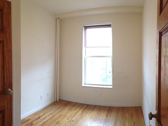 3rd image of 2505 40th Ave APT 5