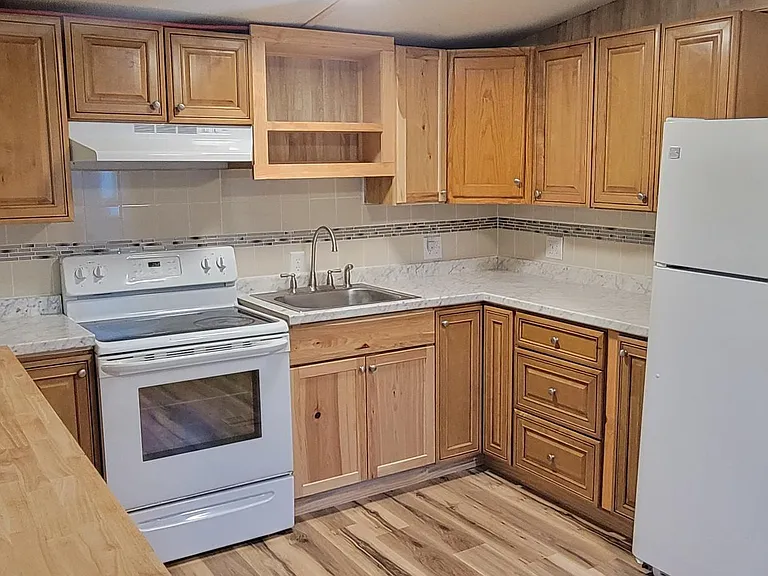 158 Ashlyn Dr — Photo 7