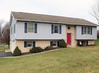 2807 Fillmore Dr, Chambersburg, PA 17201