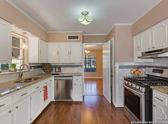 5th image of 124 Beverly Dr